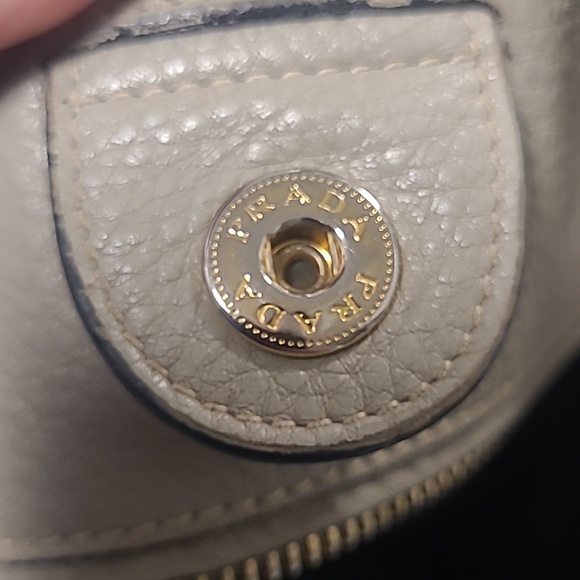 Authentic PRADA Jumbo - Picture 16 of 17